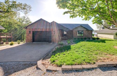 New Concord House | Beautiful Kentucky Lake Getaway with Dock and Deck!