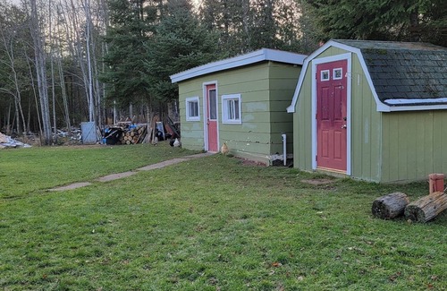 Chassell Cottage | Beautiful Keweenaw Country Cottage! Located in Upper Peninsula MI! Fenced yard!