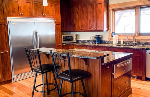 Golden House | Beautiful, Kicking Horse Mountain Resort, Ski In/Out, Family Friendly Home!