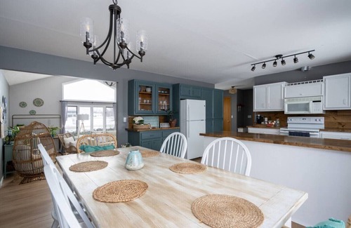 Burnips House | Beautiful King bed Farmhouse in Hudsonville MI