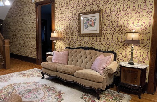 Canandaigua Bed & Breakfast | Beautiful King Size Bed, private bath and breakfast included