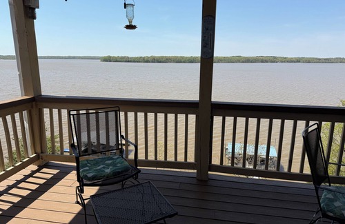 Denver House | Beautiful KY Lake house in Big Sandy, TN-private dock, water slide, game room