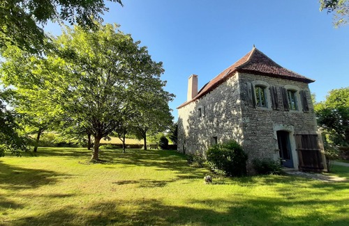 Cazillac House | Beautiful Lotoise house, located in a typical village. Large garden and swimming pool.
