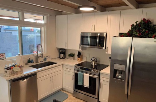 Village of La Jolla House | Beautiful La Jolla Beach Cottage in the Village!