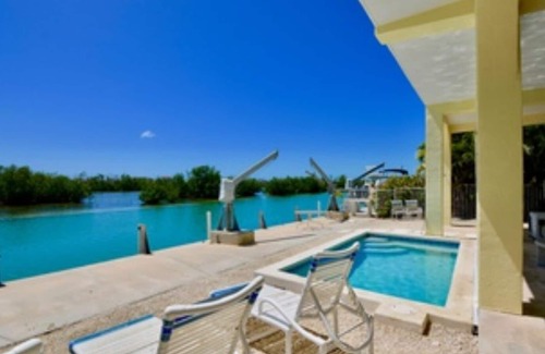 Summerland Key House | Beautiful Lagoon view on canal pool home Summerland