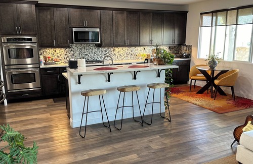 Lake Elsinore House | Beautiful lake and mtn views and close to Temecula wineries.