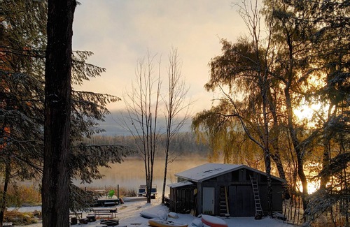 Ellsworth Cabin | Beautiful Lake! Cute Cabins! 6 Bedrooms, 3 Baths. Outdoor Lounge with Fire Pit!