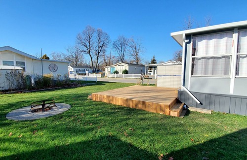 Sherkston Cottage | Beautiful Lake Erie Hangout - Sleeps 8