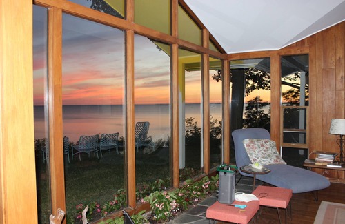 Point Abino Cottage | Beautiful Lake Erie Lake Front Property