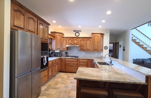 St. Marys House | Beautiful Lake Front house with lake access, fireplace, patio and grill. nn