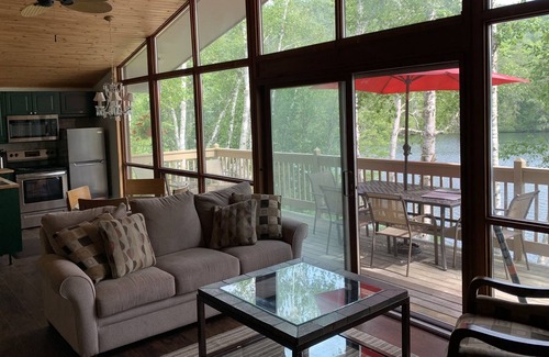 Amherst Ski Chalet | Beautiful lake front chalet 10 minutes from Mont Tremblant