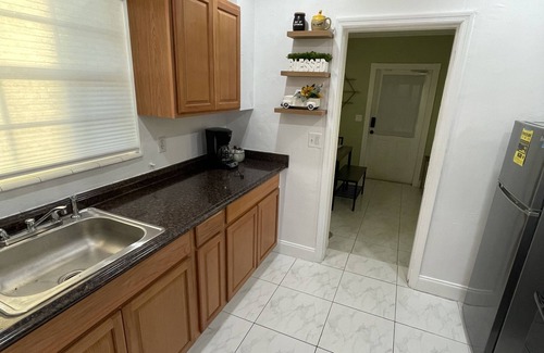 North Miami Beach House | Beautiful Lake Front Guesthouse Close To I95