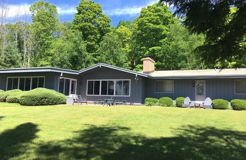 Petoskey House | Beautiful Lake Front Home