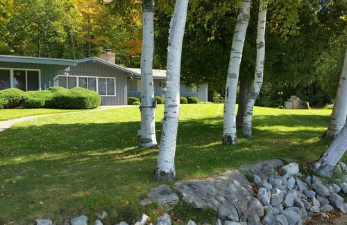 Petoskey House | Beautiful Lake Front Home