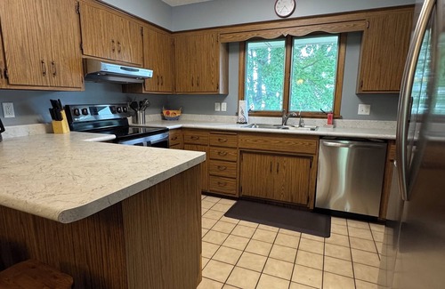 Waverly House | Beautiful Lake Front Home - 45 minutes from the Twin Cities