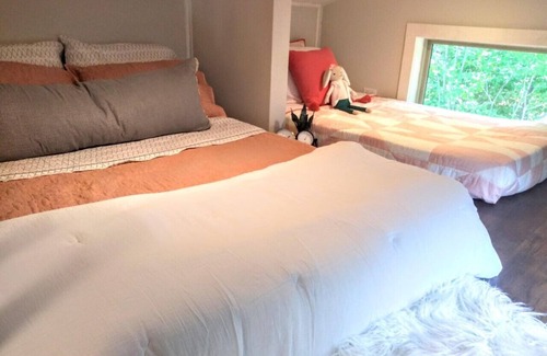 Queensbury Cottage | Beautiful Lake George Cottage