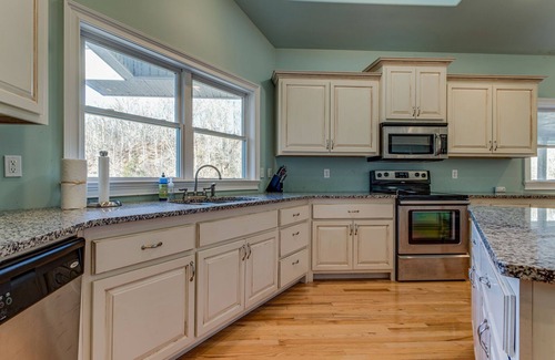 Estill Springs House | Beautiful Lake House that sits on Tims Ford Lake