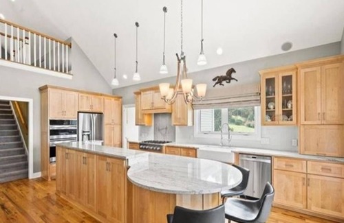 Granite Falls House | Beautiful Lake House with Mountain View