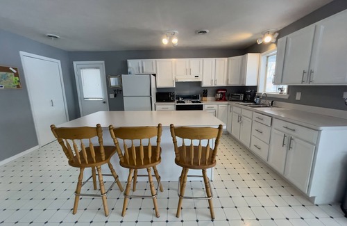 National City Cottage | Beautiful Lake House & Spacious 4 BR