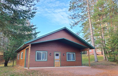 Mellen Cabin | Beautiful lake home at a private camp