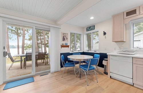 Wautoma Cottage | Beautiful lake home, come swim!