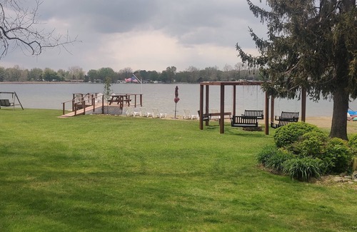 Warsaw House | Beautiful Lake Home in a quiet relaxing setting. Access to paddle boats.