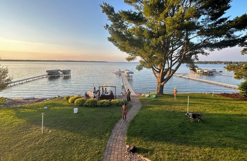 Nisswa House | Beautiful lake home on the sandy south shores of Pelican Lake.