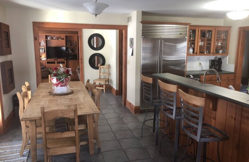 Waverly Beach House | Beautiful Lake House, 6 BR, 5 BA, 3500 SF, private beach, wrap around porch.