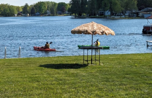 Farwell House | Beautiful Lake House Sleeps 8