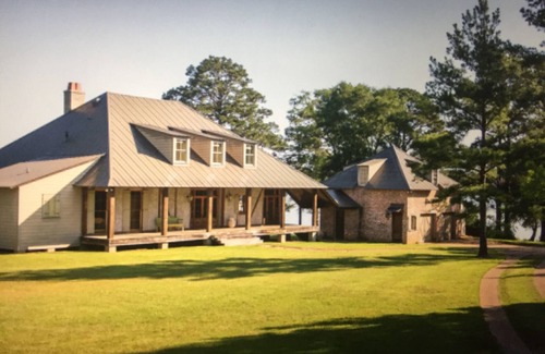 Verda House | Beautiful Lake house cabin getaway