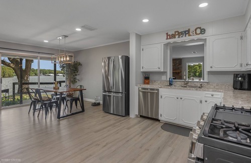 Shreveport House | Beautiful lake house with game room. Dog friendly