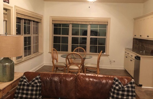 Tallassee House | Beautiful Lake Martin 5 br—Great Central Location