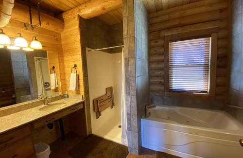 Duchesne County Cabin | Beautiful Lake-side 5 Bedroom Lodge