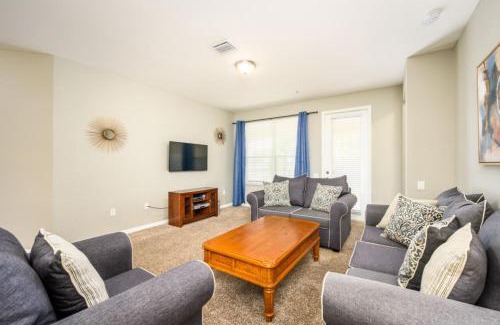 Florida Central Atlantic Coast Apartment | Beautiful Lake View Condo, Vista Cay-1004