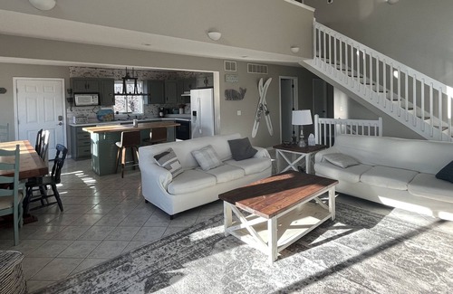 Protem House | Beautiful lake view home on 10 quiet wooded acres, 5 min from Bull Shoals access
