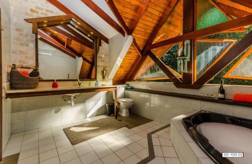 Tiberias Cabin | Beautiful Lake View Wooden House