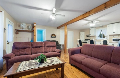 Otonabee-South Monaghan Cabin | Beautiful Lake Views in Nature
