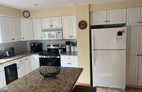 Center Moreland House | Beautiful Lake Winola lake front property