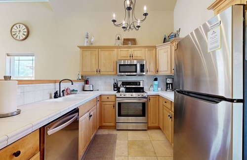 Rockaway Beach House | Beautiful lakefront townhome with kayaks & dock - 2 blocks to the beach