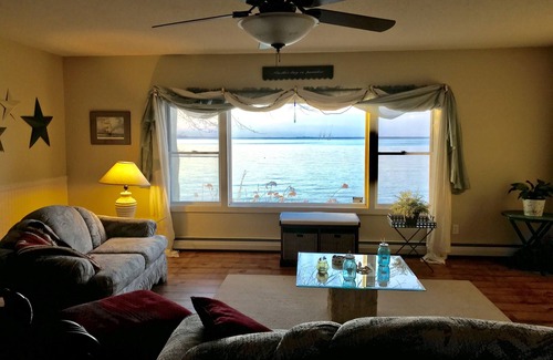 Isle La Motte House | Beautiful Lakefront Home With Amazing Views!
