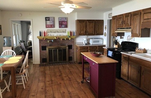 Isle La Motte House | Beautiful Lakefront Home With Amazing Views!