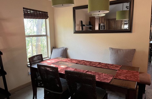 Quinlan House | Beautiful lakefront house in 3 acre private woods