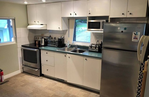 Hastings Highlands Cottage | Beautiful Lakefront Algonquin Experience