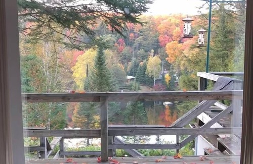 Hastings Highlands Cottage | Beautiful Lakefront Algonquin Experience