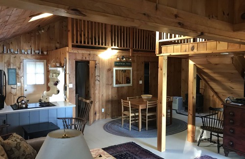 Middleton Cabin | Beautiful lakefront cabin with private beach in secluded cove - Sunrise Lake