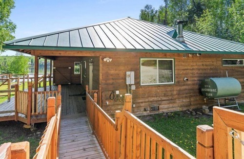 Houston House | Beautiful Lakefront Cabin with Private Hot Tub & Inflatable Kayaks - Dogs OK