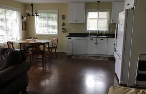 Windom Cabin | Beautiful Lakefront Cabin with Deck and Private dock