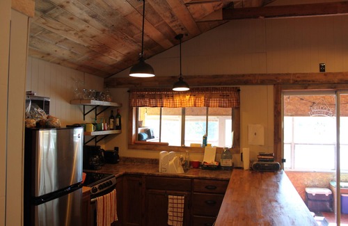 Saint Croix Cottage | Beautiful Lakefront Cottage, St Andrews NB