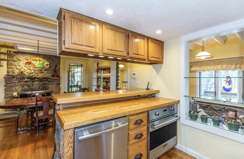 Greenville Cottage | Beautiful Lakefront Cottage w/Sunset Views