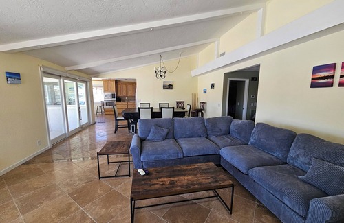 Silver Lakes Country Club House | Beautiful LAKEFRONT home in Mojave Desert within Silver Lakes Country Club